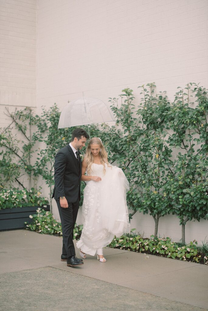 A Courtyard Wedding at the Ritz Charles in Carmel Indiana